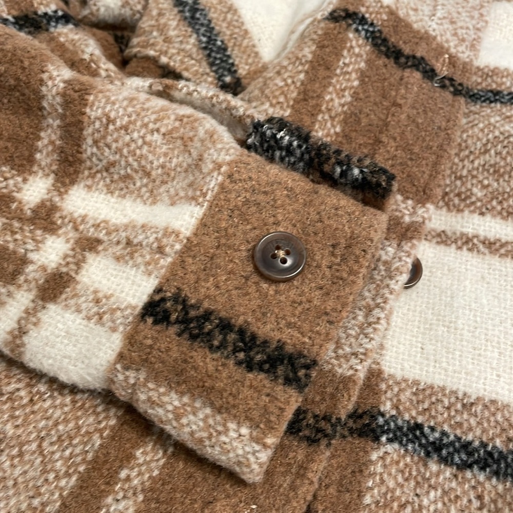 Altar’d State shacket jacket - Picture 3 of 6
